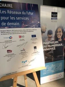 Panneau de signature de la chaire réseaux du futur