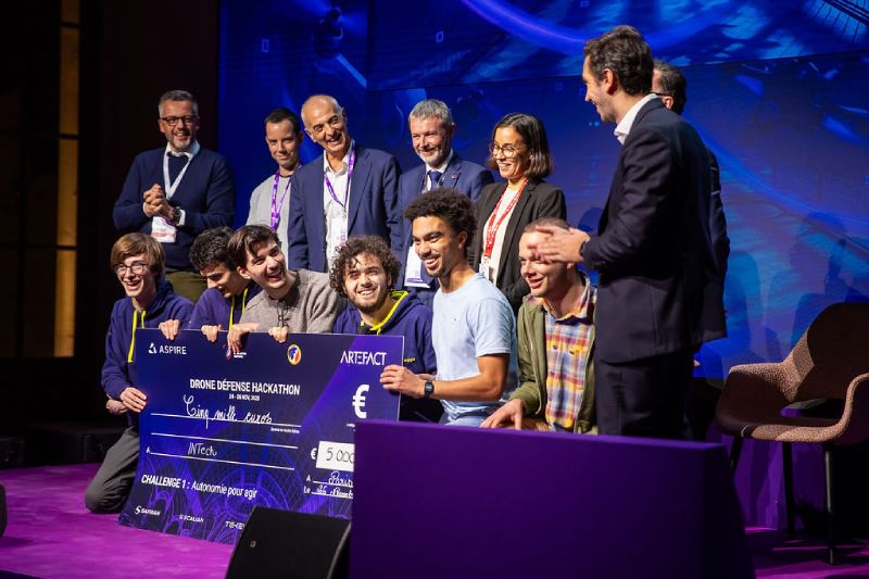 Drone défense Hackathon Intech scène latéral – Télécom SudParis