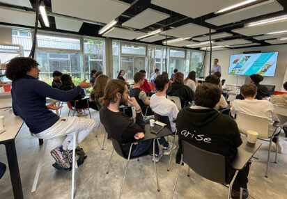 Salle de sensibilisation à l'entrepreneuriat à Télécom SudParis